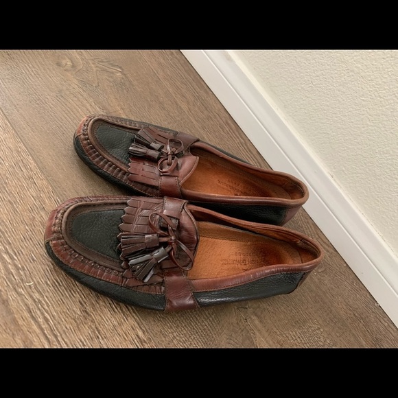 Shoes - Picture 4 of 10